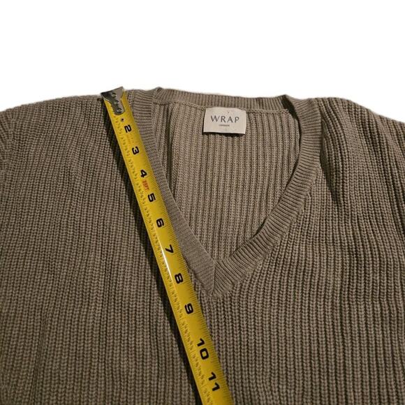 Womens Wrap London V-Neck Sweater Side Buttons WT08 US 8 EUC Tan/Brown - Picture 10 of 11